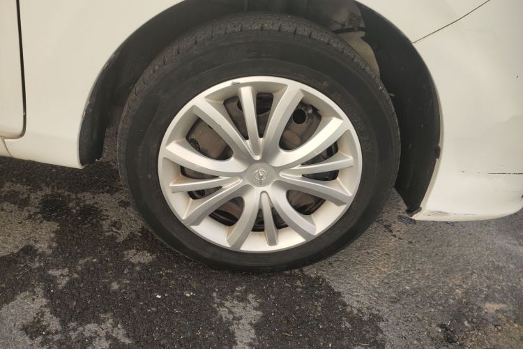 海马M3 2016款 1.5L 手动时尚型车身外观10