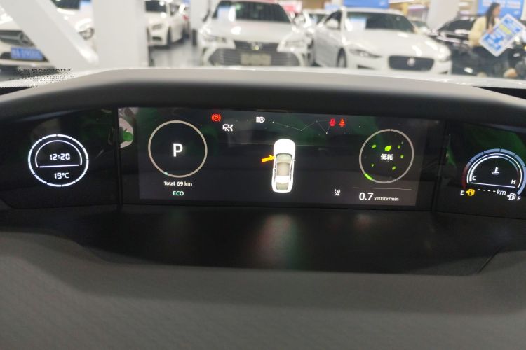 长安UNI-V 2024款 1.5T 尊贵型中控内饰14