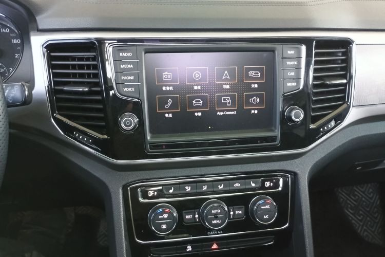 大众 途昂 2017款 330TSI 两驱豪华版中控内饰16