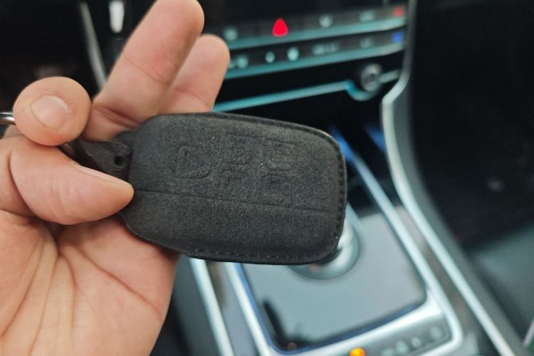 捷豹XEL 2019款 2.0T 200PS 豪华版中控内饰7001