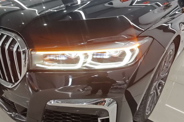 宝马7系 2019款 改款 740Li 领先型 M运动套装局部细节36