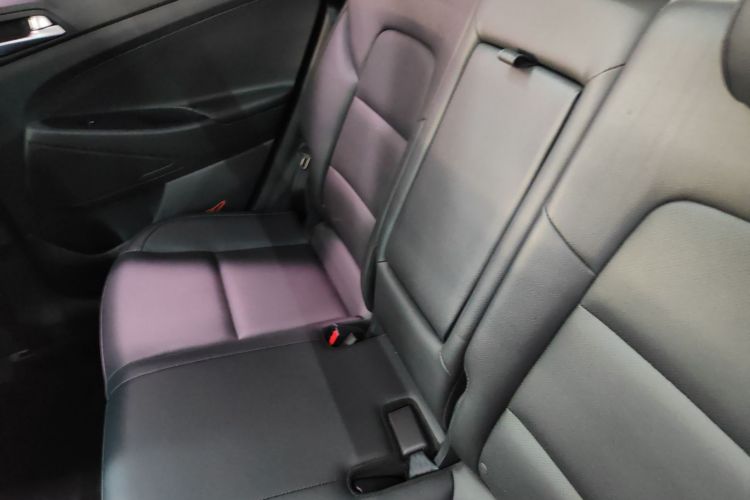 现代 途胜 2018款 1.6T 双离合两驱15周年特别版中控内饰7004