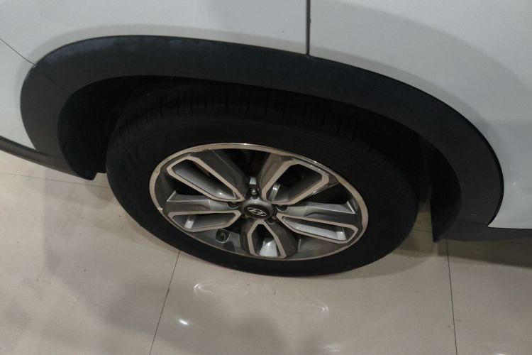 北京现代ix35 2019款 2.0L 自动两驱智勇·畅享版 国V车身外观6008