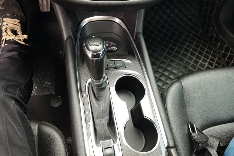 雪佛兰 迈锐宝XL 2019款 535T CVT锐联版中控内饰18