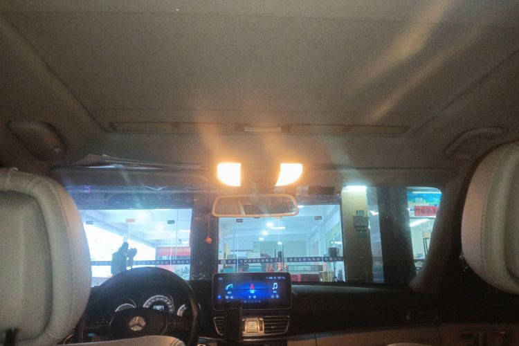 奔驰E级 2014款 改款 E 260 L 运动型局部细节22