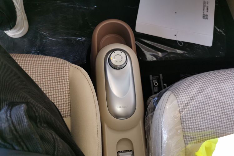 五菱汽车 宏光MINIEV 2025款 四门版 臻享+款中控内饰18