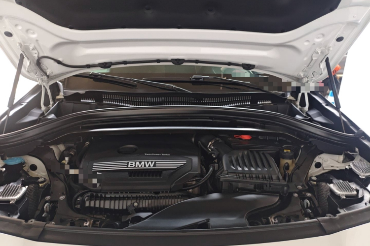 宝马X2 2020款 xDrive25i M运动套装机舱底盘24