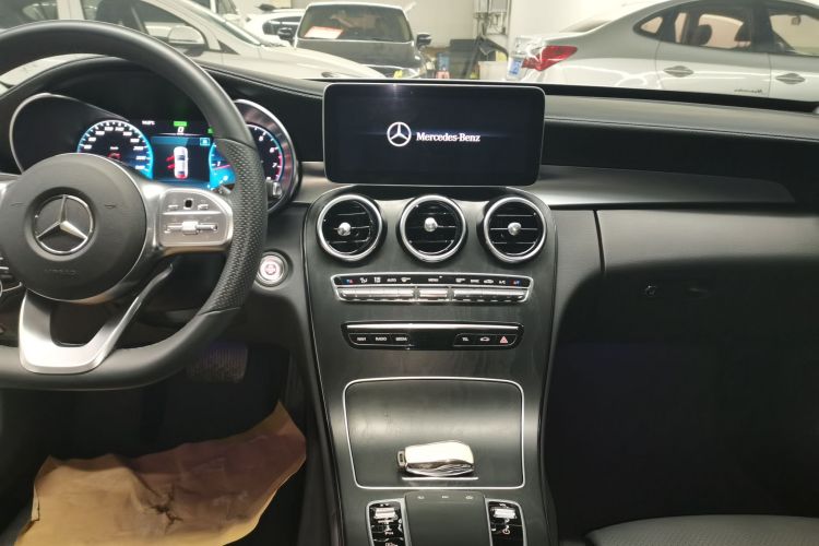 奔驰C级 2020款 改款 C 260 L 运动版局部细节16