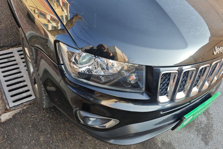 Jeep 指南者(进口) 2014款 改款 2.4L 四驱舒适版车身外观8