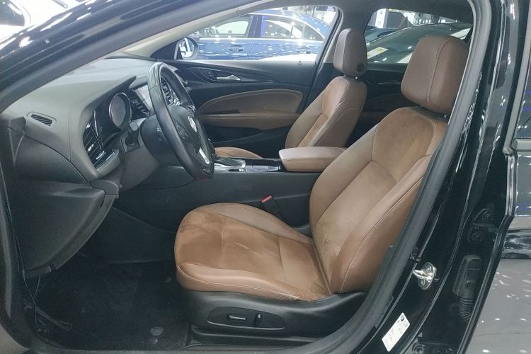 别克 君威 2019款 20T 精英型 国VI中控内饰19