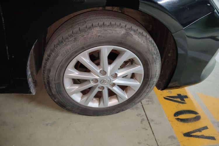 丰田 凯美瑞 2016款 2.0G 十周年纪念领先版车身外观10