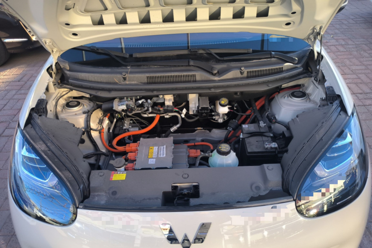 五菱汽车 五菱缤果 2025款 333km 灵犀互联款机舱底盘24