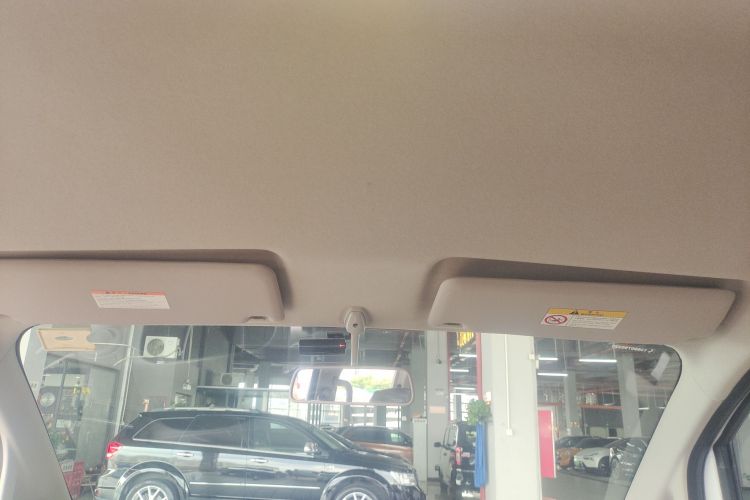 日产NV200 2016款 改款 1.6L CVT尊享型局部细节22