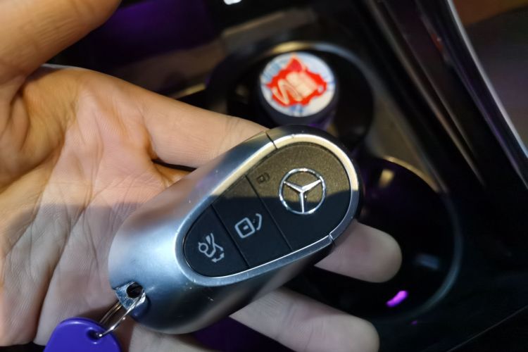 奔驰C级 2022款 C 260 L 运动版中控内饰11