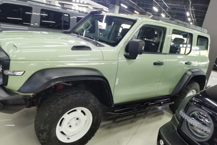 坦克300 2023款 2.0T 铁骑02车身外观4