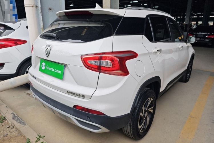 宝骏510 2017款 1.5L 自动豪华型车身外观7