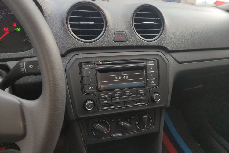 大众 捷达 2015款 质惠版 1.6L 自动时尚型局部细节16