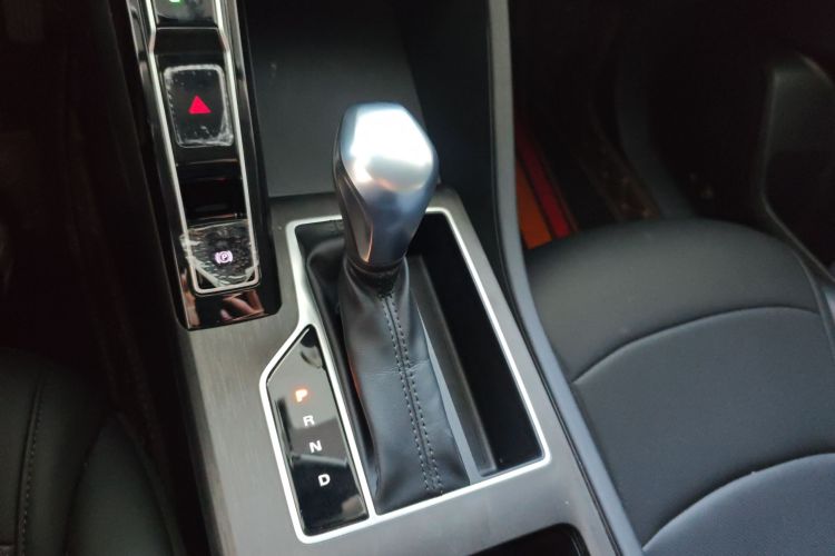 荣威i5 2023款 1.5L CVT豪华版中控内饰18