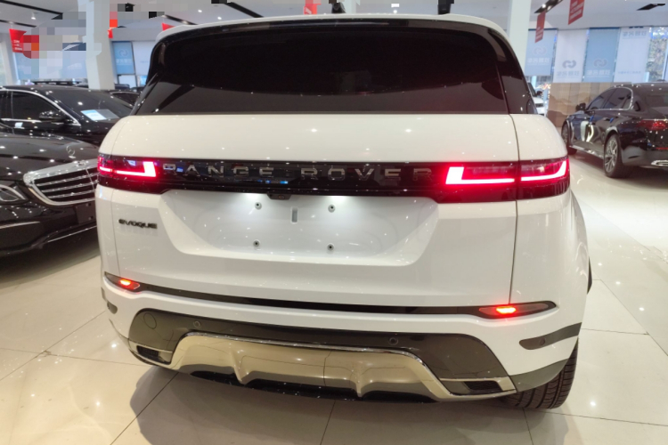 路虎 2024款 揽胜极光L SE 驭光尊耀版车身外观6