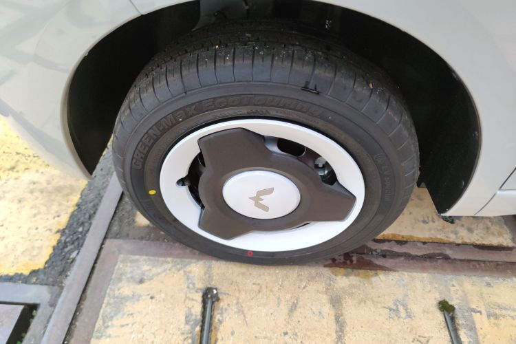 五菱汽车 宏光MINIEV 2024款 第三代 215km 青春版车身外观6007