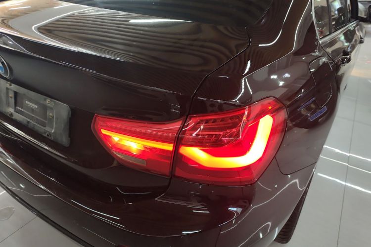 宝马1系 2018款 118i 运动型车身外观6006