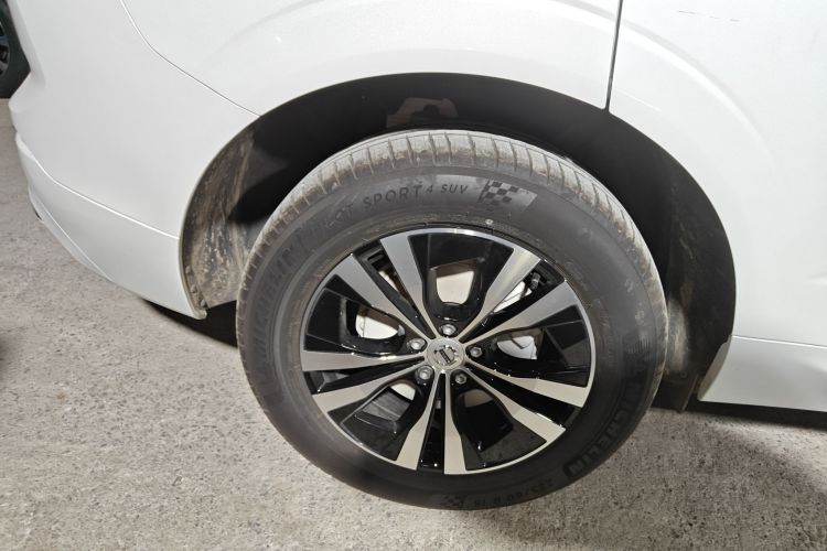 沃尔沃XC60 2025款 B5 四驱智逸豪华版车身外观6008