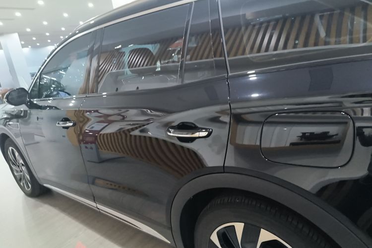 红旗HS7 PHEV 2024款 2.0T PHEV 四驱旗畅版 6座车身外观4