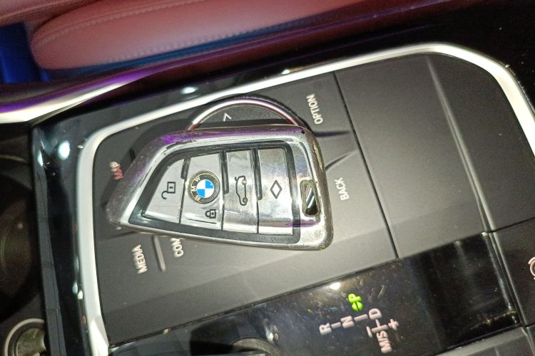 宝马3系 2021款 改款二 320Li M运动套装中控内饰7001