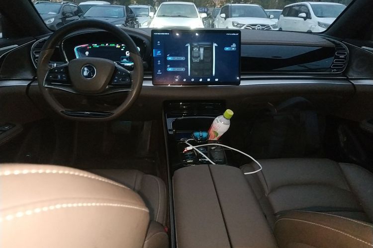 比亚迪 汉 2021款 EV 标准续航版豪华型中控内饰7002