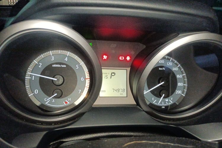 丰田 普拉多 2016款 2.7L 自动豪华版中控内饰14