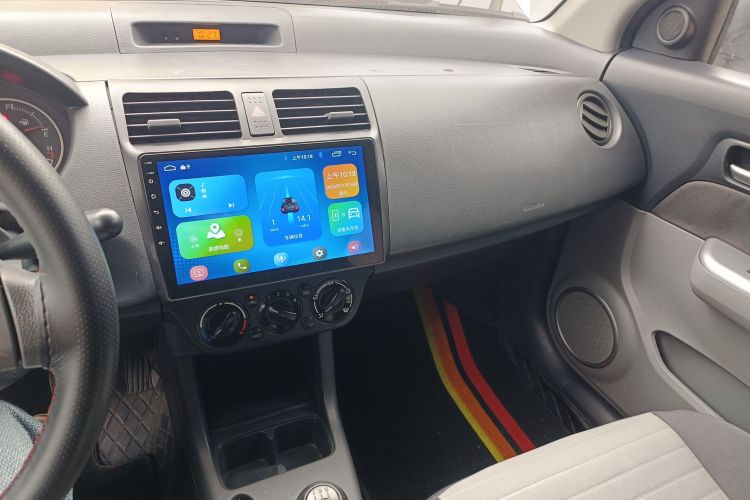 铃木 雨燕 2013款 1.3L 手动超值版局部细节16