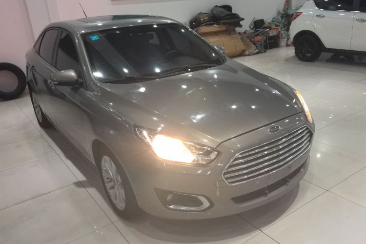 福特 福睿斯 2015款 1.5L 自动时尚型车身外观3