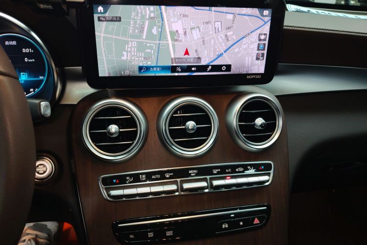 奔驰GLC 2021款 GLC 300 L 4MATIC 豪华型中控内饰16