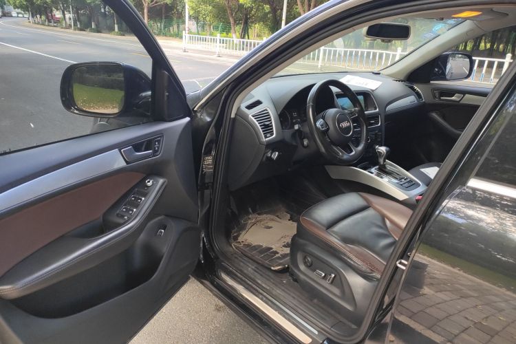 奥迪Q5 2017款 Plus 40 TFSI 技术型中控内饰7003