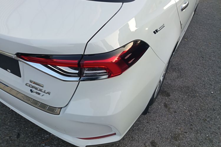 丰田 卡罗拉 2024款 1.8L 智能电混双擎 精英版车身外观9