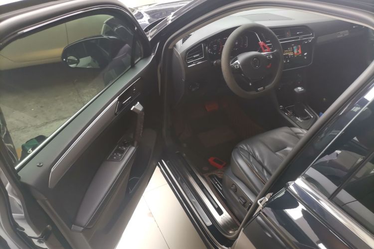 大众 途观L 2021款 330TSI 自动两驱智享版中控内饰7003