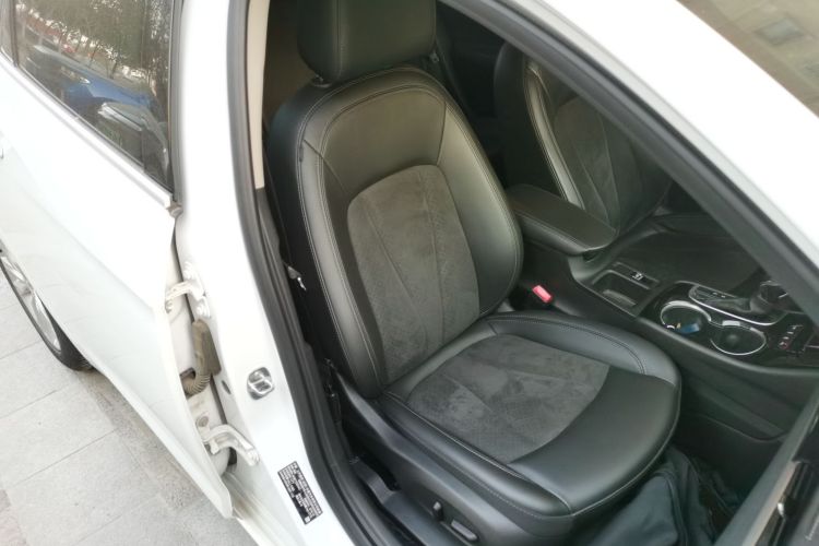 别克 威朗 2019款 三厢 20T 双离合豪华型局部细节41