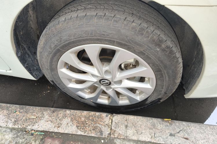 日产 轩逸 2024款 经典 1.6XL CVT豪华版车身外观10