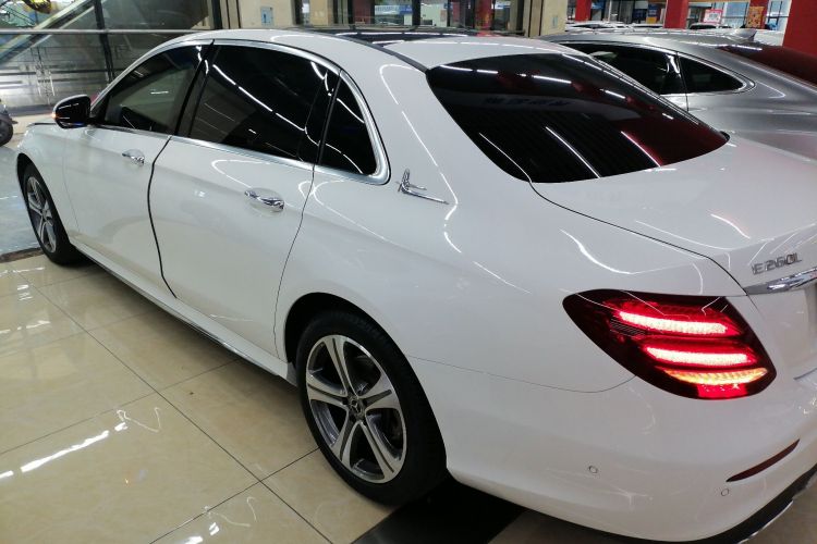 奔驰E级 2020款 改款 E 260 L 运动型车身外观6003