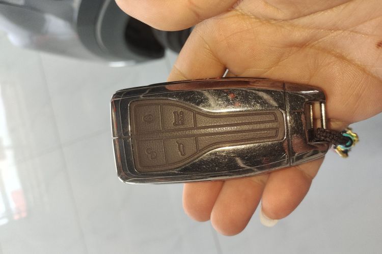 红旗HS5 2019款 2.0T 智联旗享四驱版中控内饰11