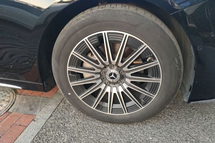 奔驰E级 2024款 E 260 L车身外观10