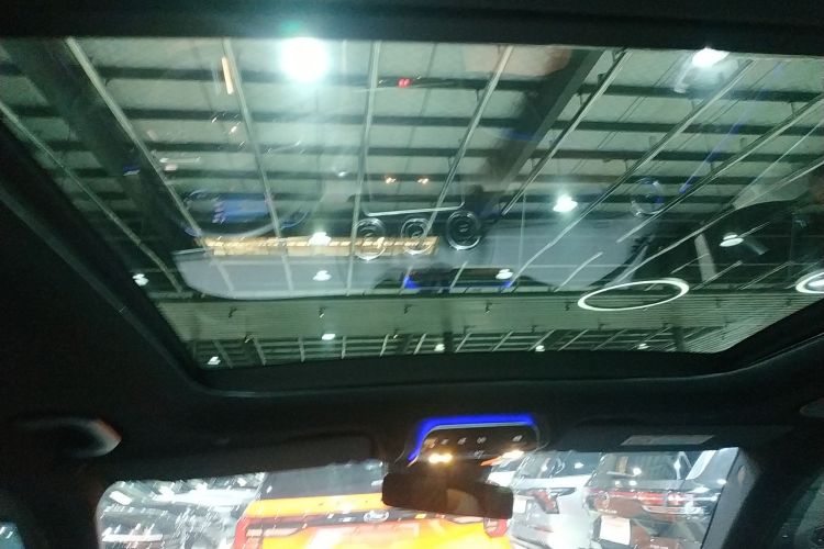 奔驰GLC 2024款 GLC 300 L 4MATIC 动感型 5座中控内饰22