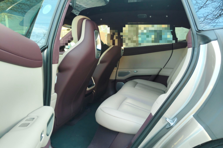 小米汽车 小米YU7 2025款 超长续航高性能四驱Max版中控内饰21