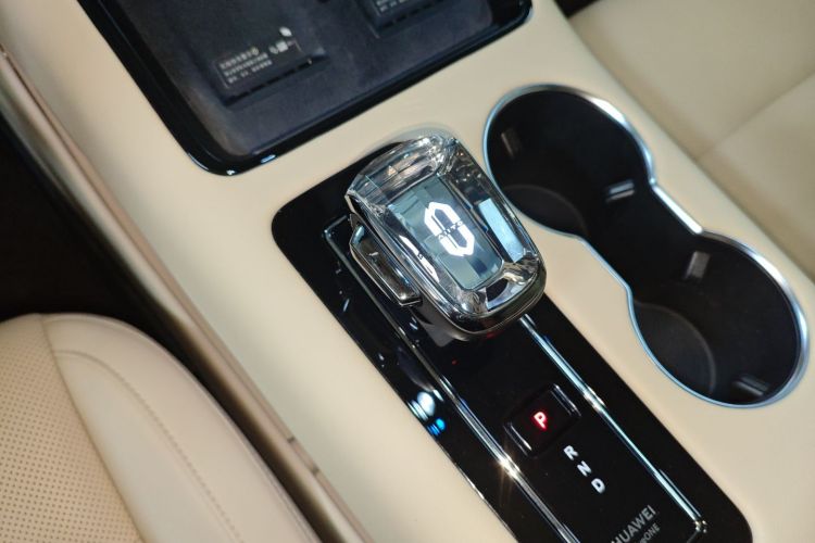 鸿蒙智行 问界M5 2023款 纯电四驱智驾版中控内饰18