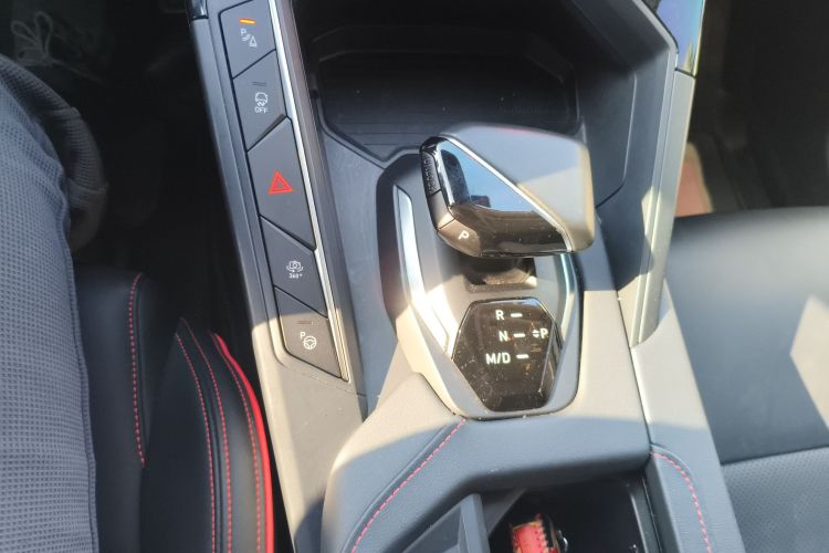 领克06 2020款 1.5T 耀Halo中控内饰18