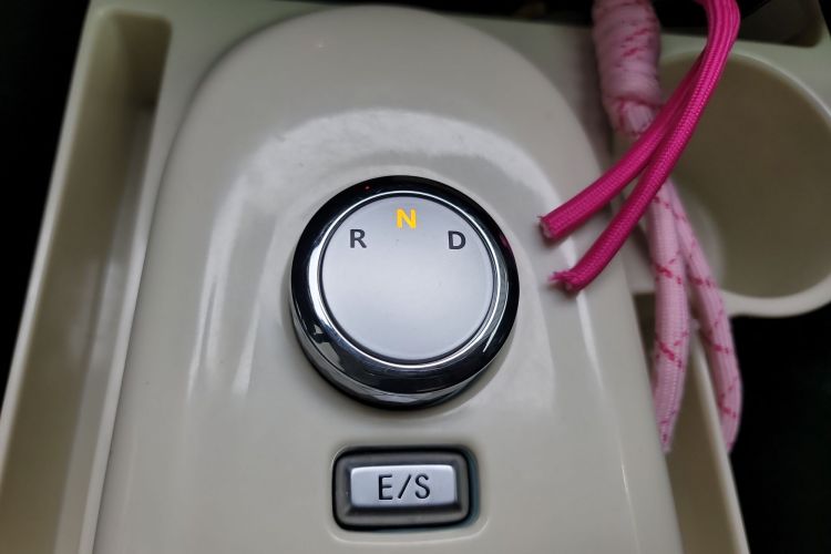 长安启源 长安Lumin 2022款 210km 香甜款中控内饰18