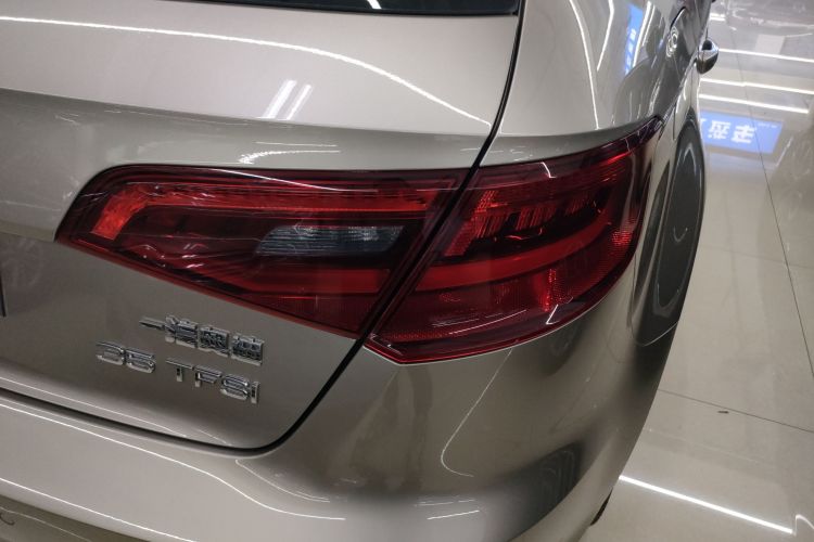 奥迪A3 2016款 Sportback 35 TFSI 风尚型车身外观6006