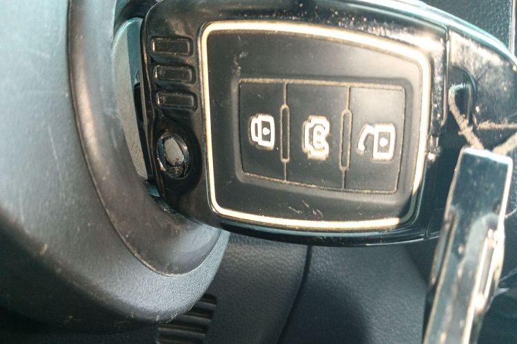 北京BJ40 2016款 40L 2.3T 自动两驱尊贵版中控内饰7001