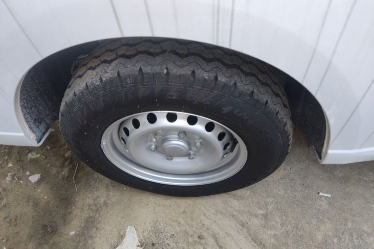 五菱汽车 五菱扬光 2024款 300KM 舒适型客车版 75kW车身外观6008