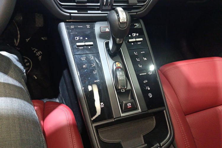 保时捷 2022款 Macan 2.0T中控内饰18